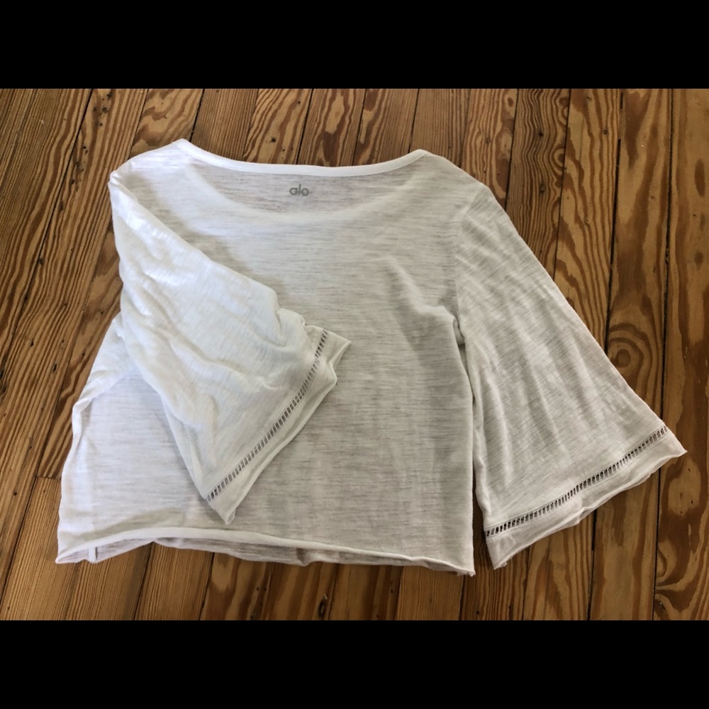 Alo yoga crop bell sleeve gleam top - Picture 5 of 5